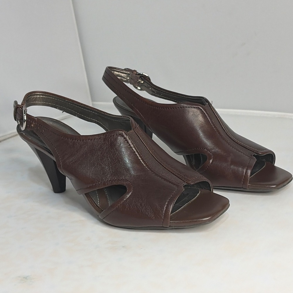 Naturalizer Wowza Brown Leather Slingback Heels Square Toe Cutout Sandals 5.5M